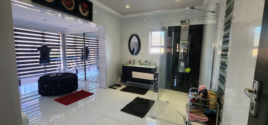 4 Bedroom Property for Sale in Aspen Hills Gauteng