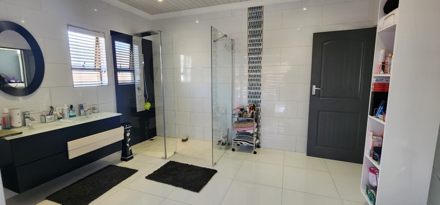 4 Bedroom Property for Sale in Aspen Hills Gauteng