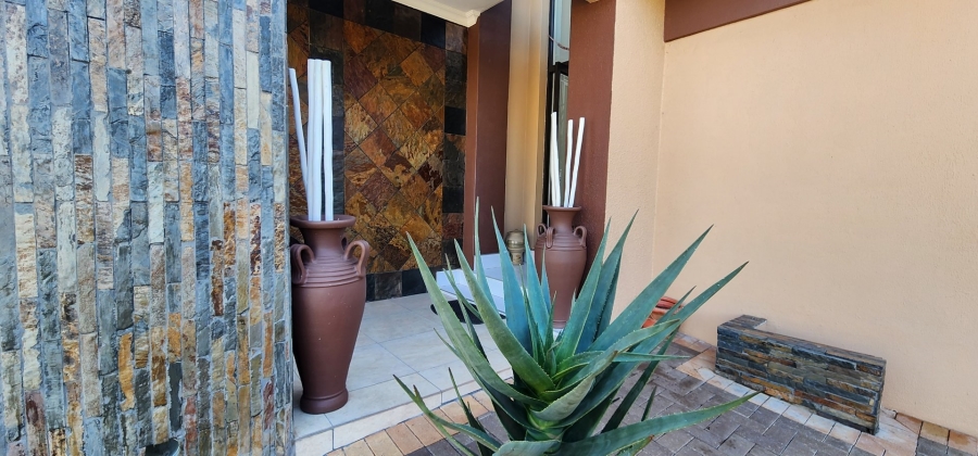 4 Bedroom Property for Sale in Aspen Hills Gauteng