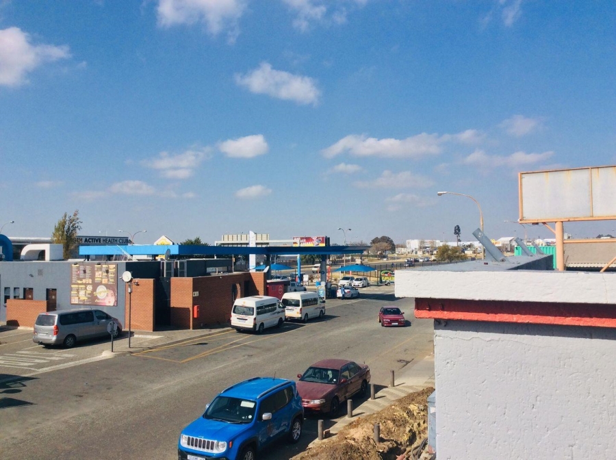 Commercial Property for Sale in Raceview Gauteng