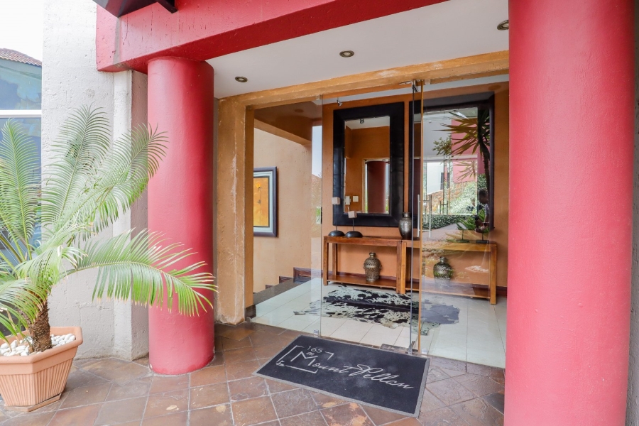 6 Bedroom Property for Sale in Glenvista Gauteng
