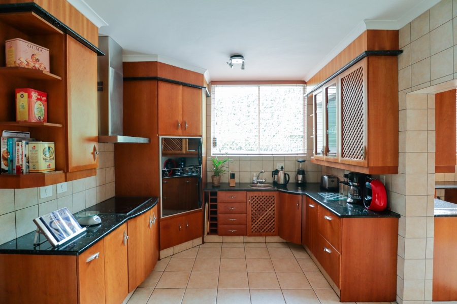 6 Bedroom Property for Sale in Glenvista Gauteng