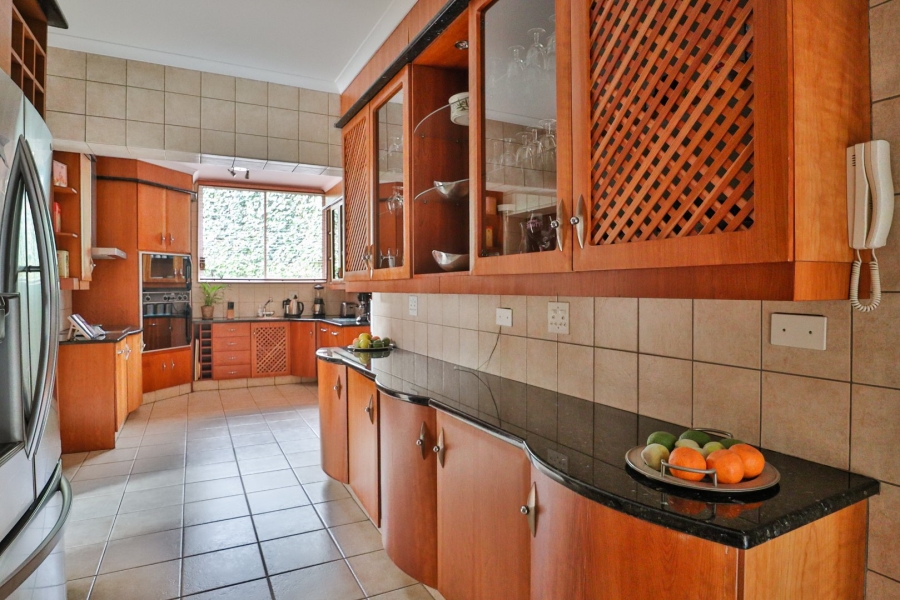 6 Bedroom Property for Sale in Glenvista Gauteng