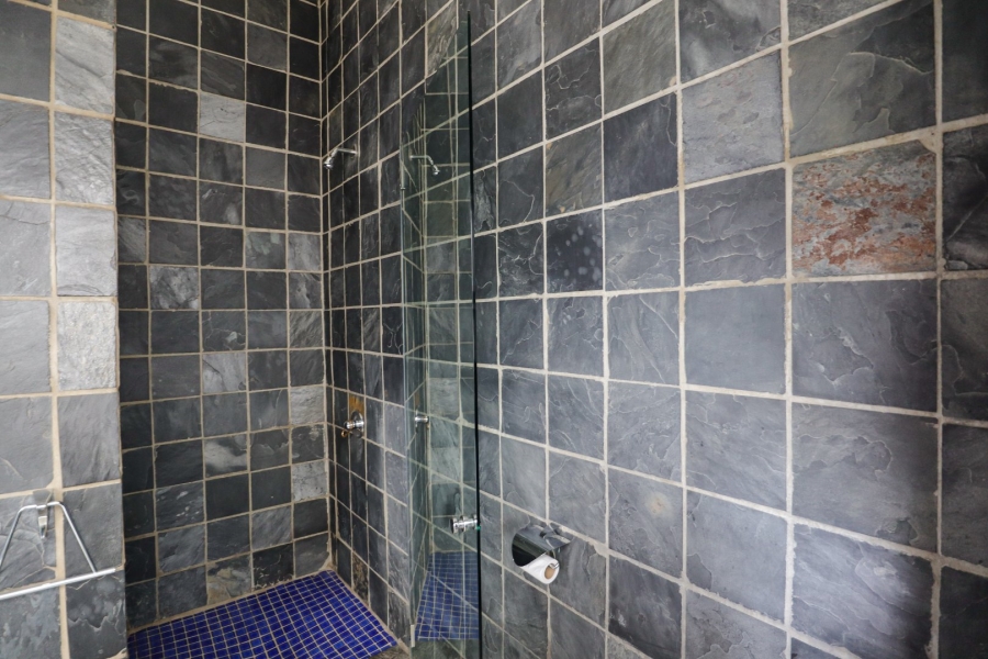 6 Bedroom Property for Sale in Glenvista Gauteng