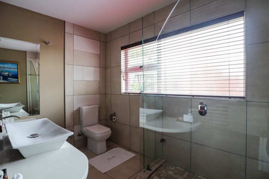 6 Bedroom Property for Sale in Glenvista Gauteng