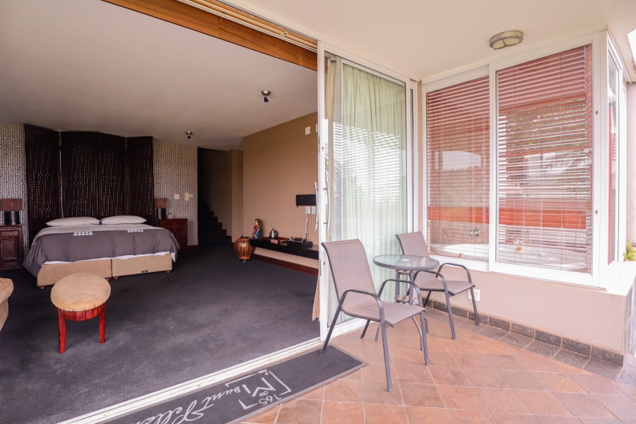 6 Bedroom Property for Sale in Glenvista Gauteng