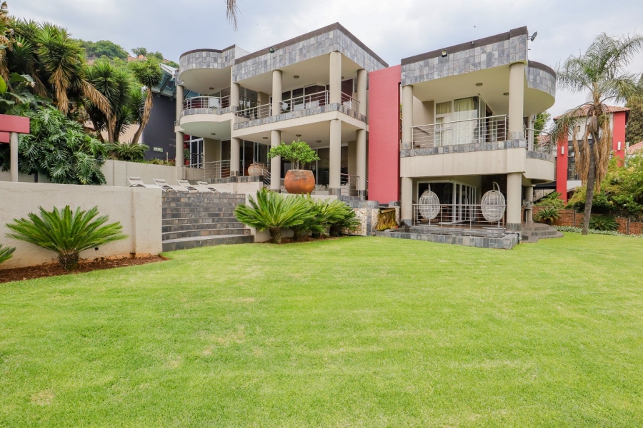 6 Bedroom Property for Sale in Glenvista Gauteng