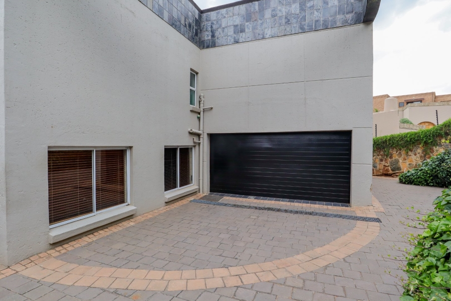 6 Bedroom Property for Sale in Glenvista Gauteng