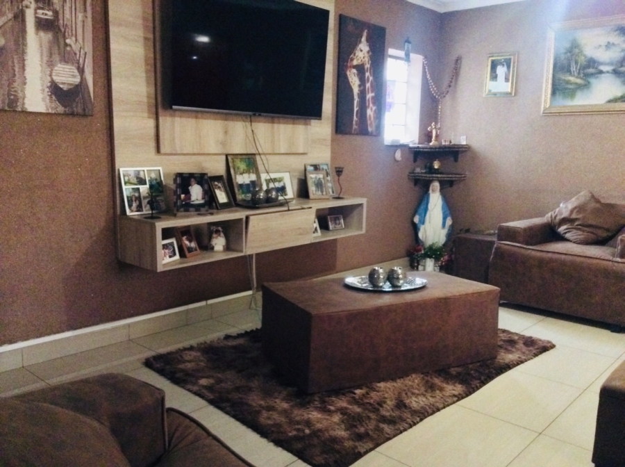 3 Bedroom Property for Sale in Lenasia Ext 13 Gauteng