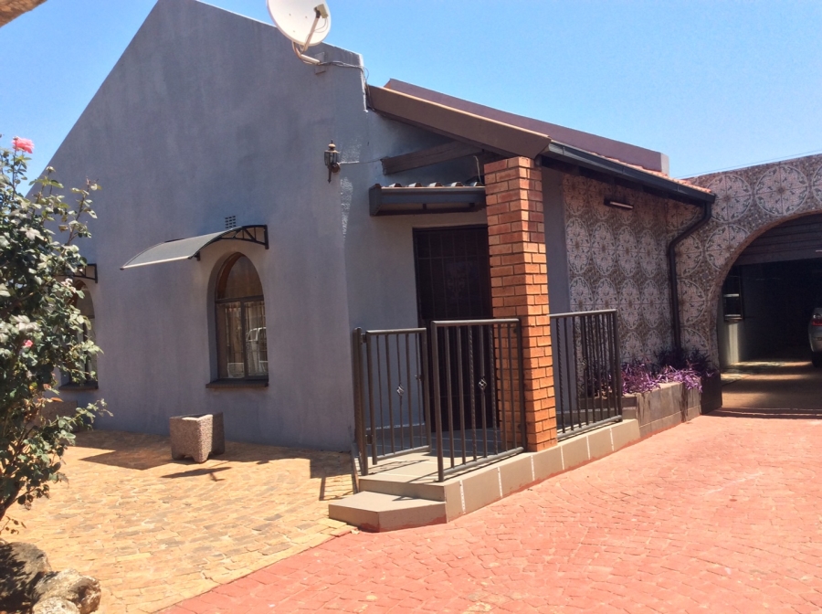 3 Bedroom Property for Sale in Lenasia Ext 13 Gauteng