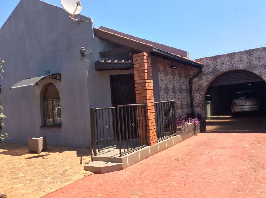 3 Bedroom Property for Sale in Lenasia Ext 13 Gauteng