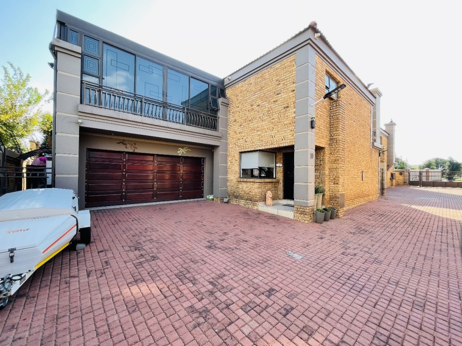 3 Bedroom Property for Sale in Meyersdal Gauteng