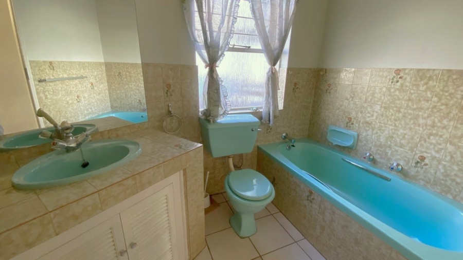 3 Bedroom Property for Sale in Oakdene Gauteng