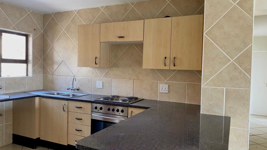 2 Bedroom Property for Sale in Mulbarton Gauteng