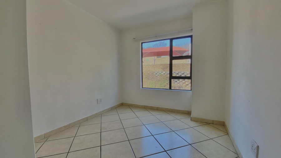 2 Bedroom Property for Sale in Mulbarton Gauteng