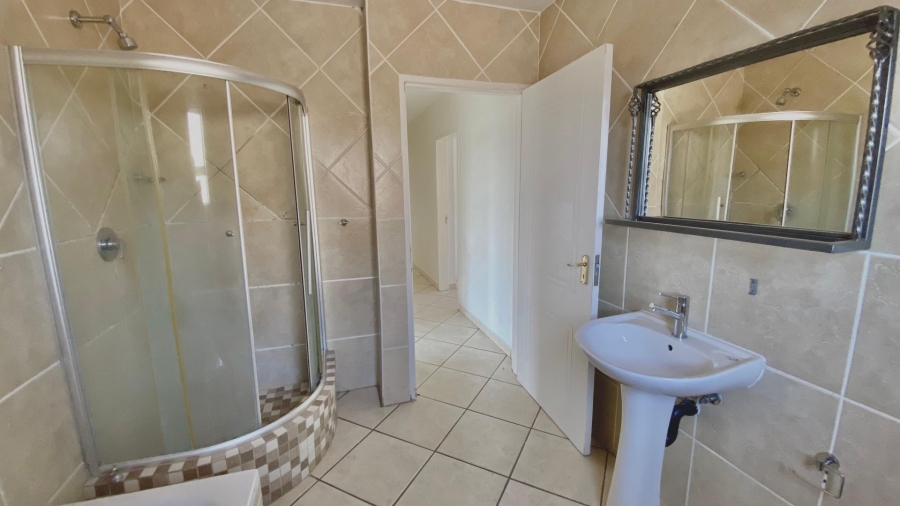 2 Bedroom Property for Sale in Mulbarton Gauteng