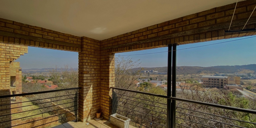 2 Bedroom Property for Sale in Mulbarton Gauteng