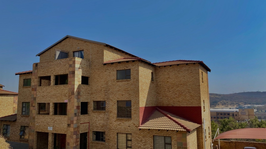 2 Bedroom Property for Sale in Mulbarton Gauteng