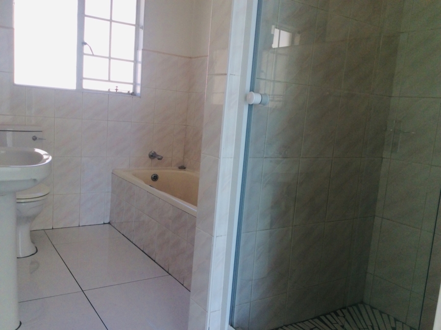 2 Bedroom Property for Sale in New Redruth Gauteng