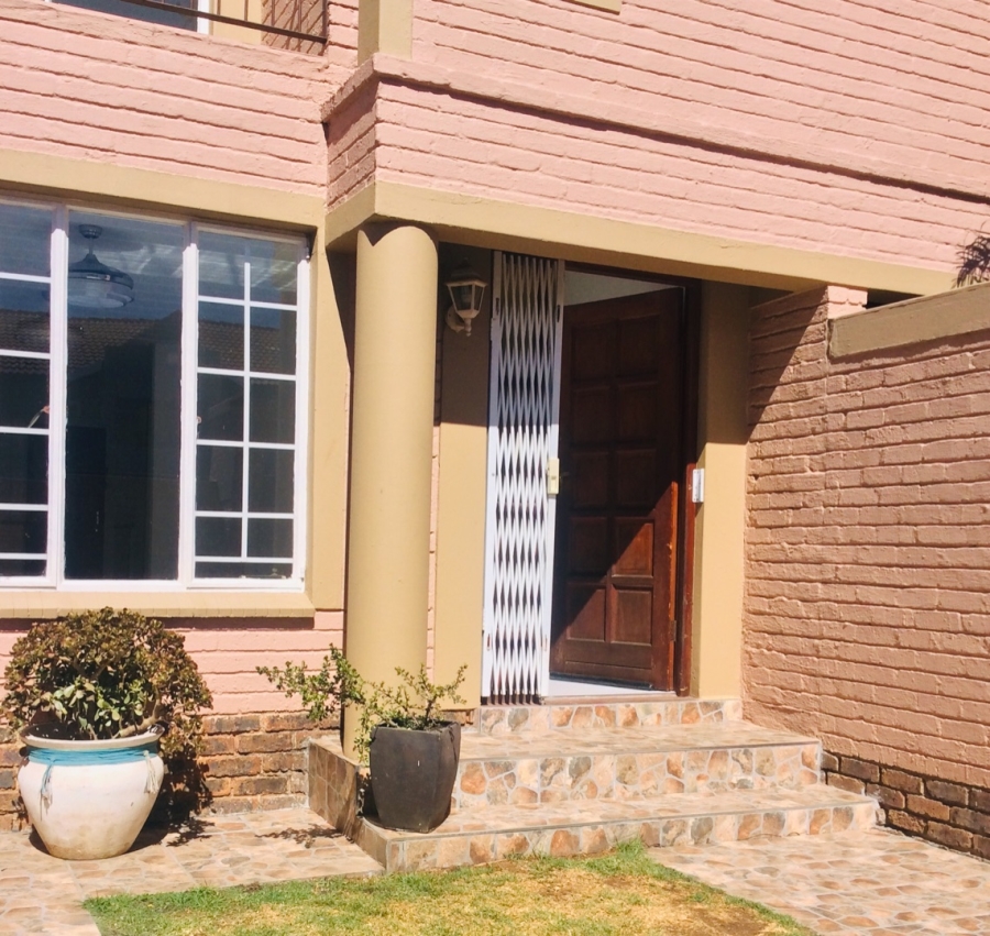 2 Bedroom Property for Sale in New Redruth Gauteng