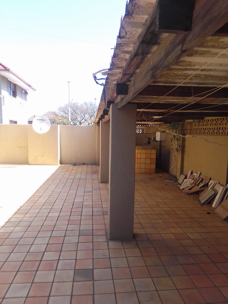 4 Bedroom Property for Sale in Highlands North Gauteng