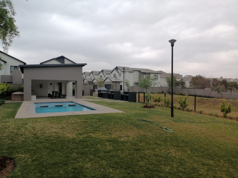 3 Bedroom Property for Sale in Cedar Lakes Gauteng