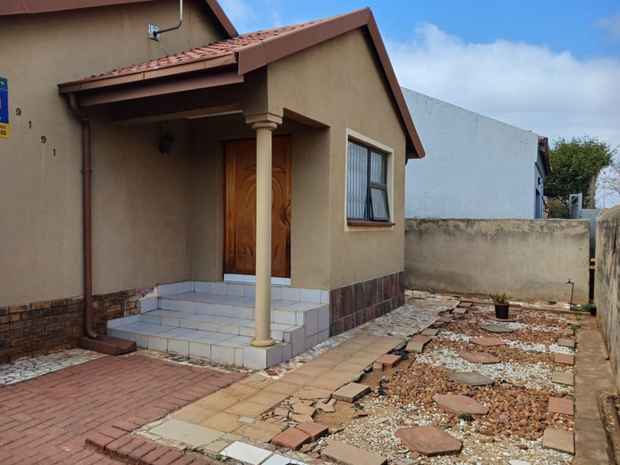 7 Bedroom Property for Sale in Pimville Zone 6 Gauteng