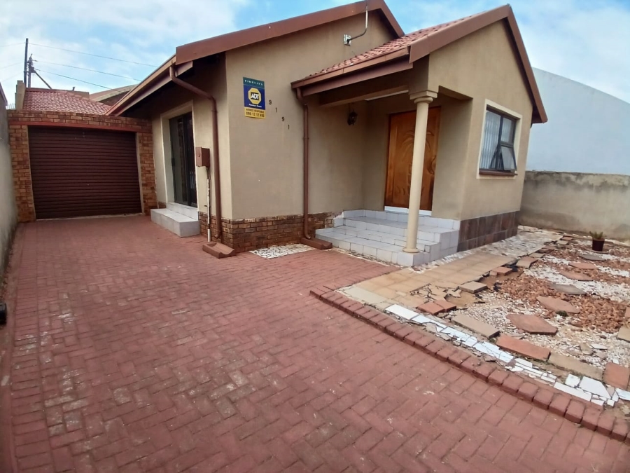 7 Bedroom Property for Sale in Pimville Zone 6 Gauteng