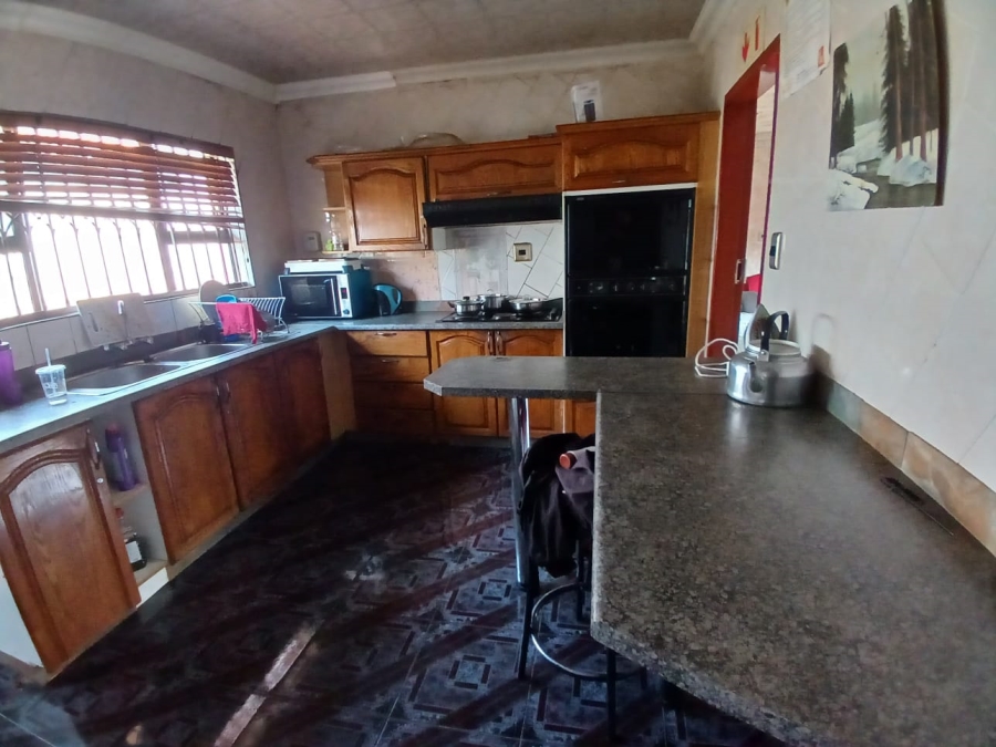 7 Bedroom Property for Sale in Pimville Zone 6 Gauteng