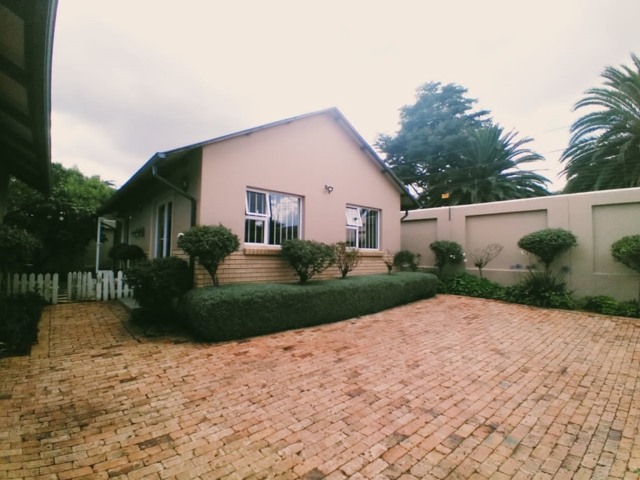 To Let 1 Bedroom Property for Rent in Monument Gauteng