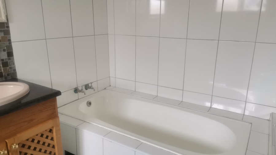 4 Bedroom Property for Sale in Soshanguve DD Gauteng