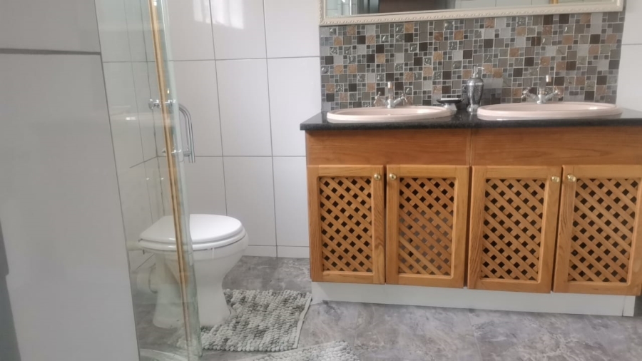 4 Bedroom Property for Sale in Soshanguve DD Gauteng