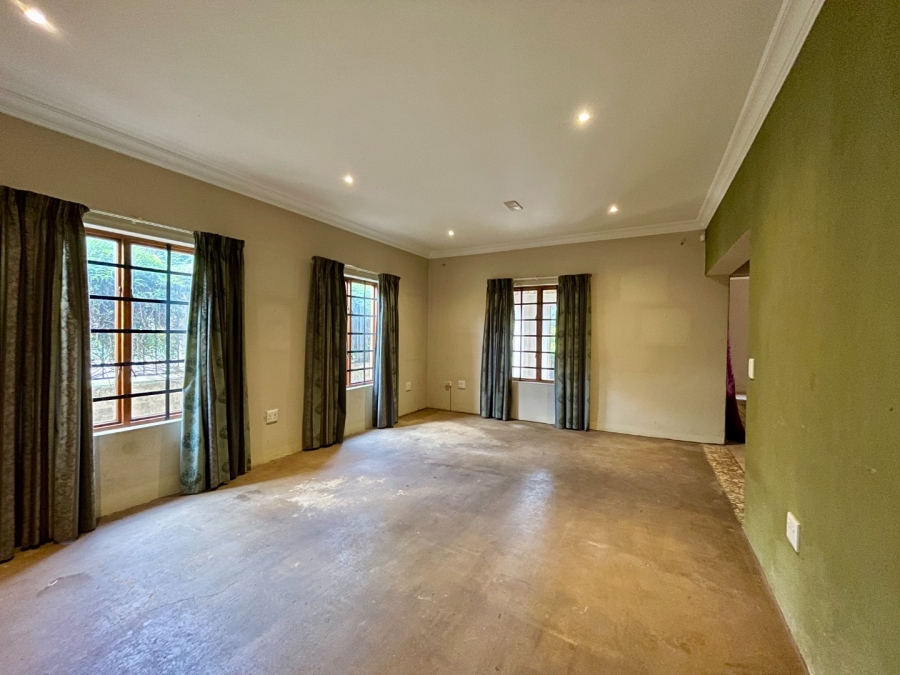 5 Bedroom Property for Sale in Die Hoewes Gauteng