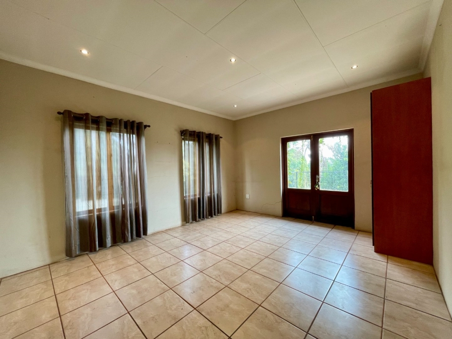 5 Bedroom Property for Sale in Die Hoewes Gauteng