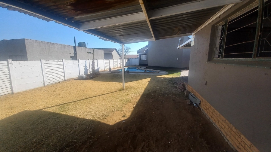 4 Bedroom Property for Sale in Mindalore Gauteng