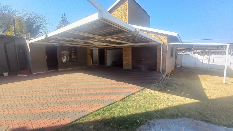 4 Bedroom Property for Sale in Mindalore Gauteng