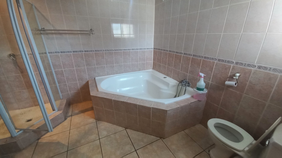 4 Bedroom Property for Sale in Mindalore Gauteng