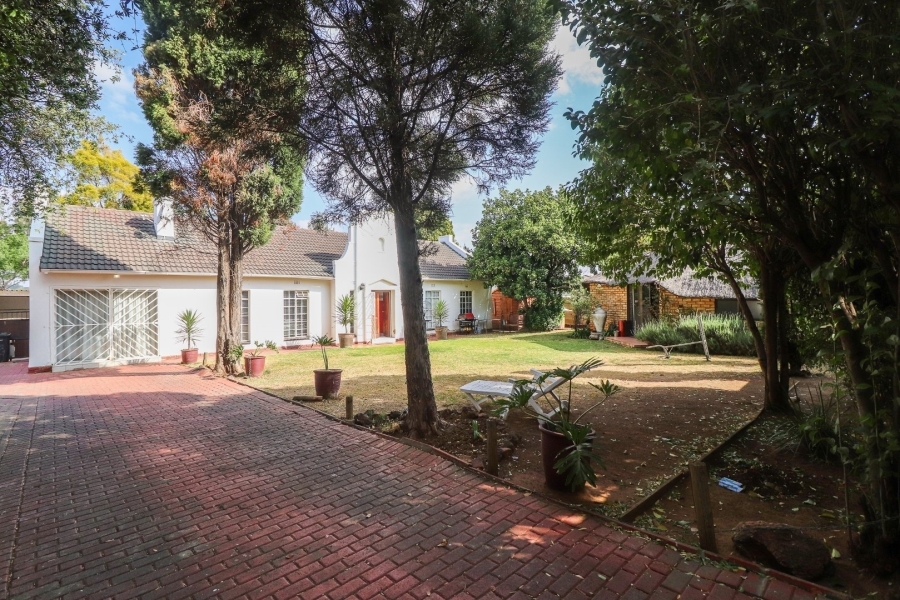 4 Bedroom Property for Sale in Brackendowns Gauteng