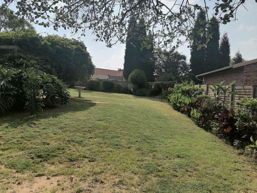 To Let 2 Bedroom Property for Rent in North Riding Gauteng