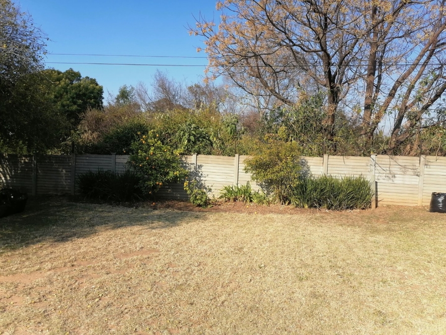 To Let 2 Bedroom Property for Rent in North Riding Gauteng