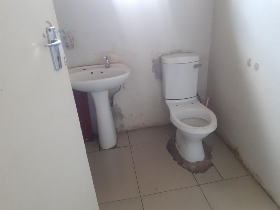 2 Bedroom Property for Sale in Palm Springs Gauteng