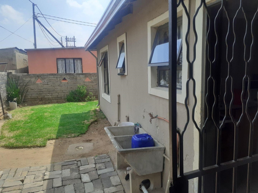 2 Bedroom Property for Sale in Palm Springs Gauteng