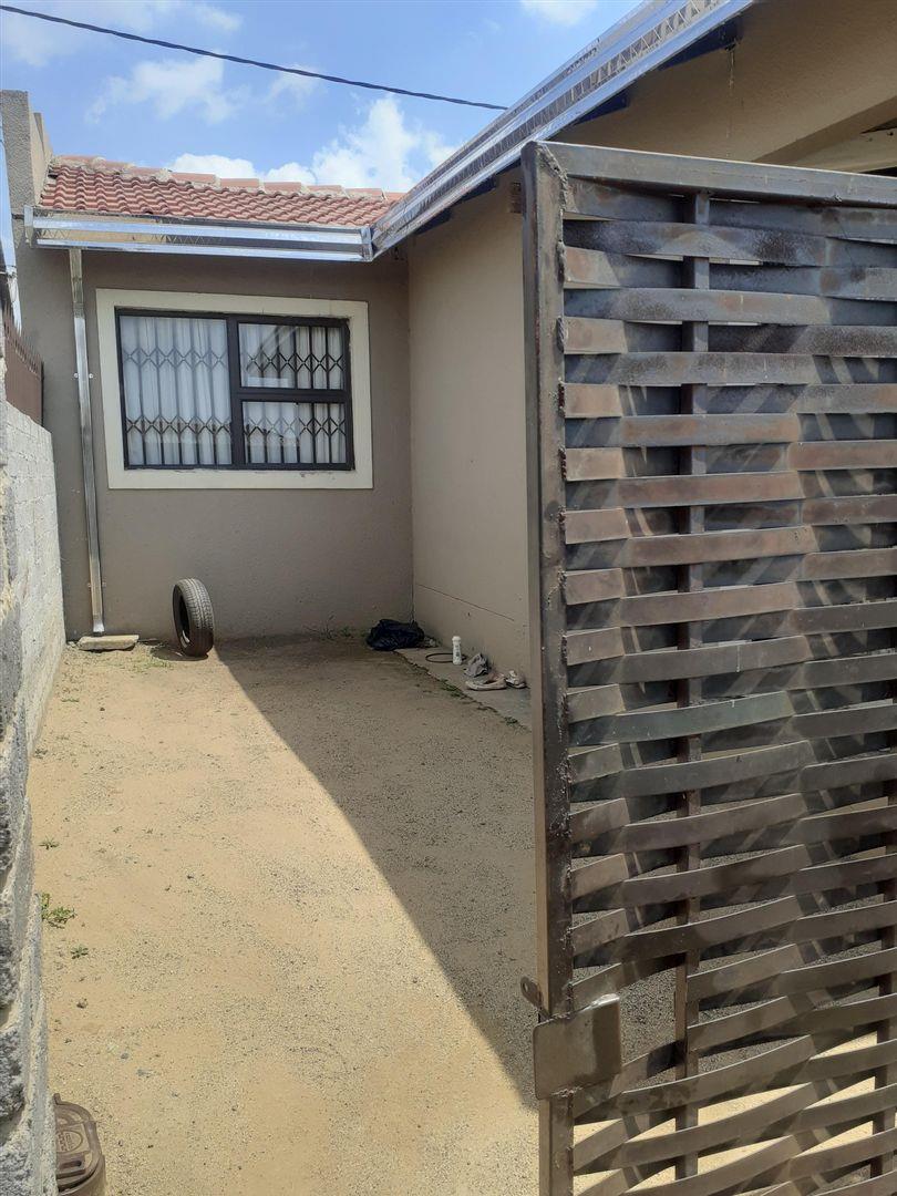 2 Bedroom Property for Sale in Palm Springs Gauteng