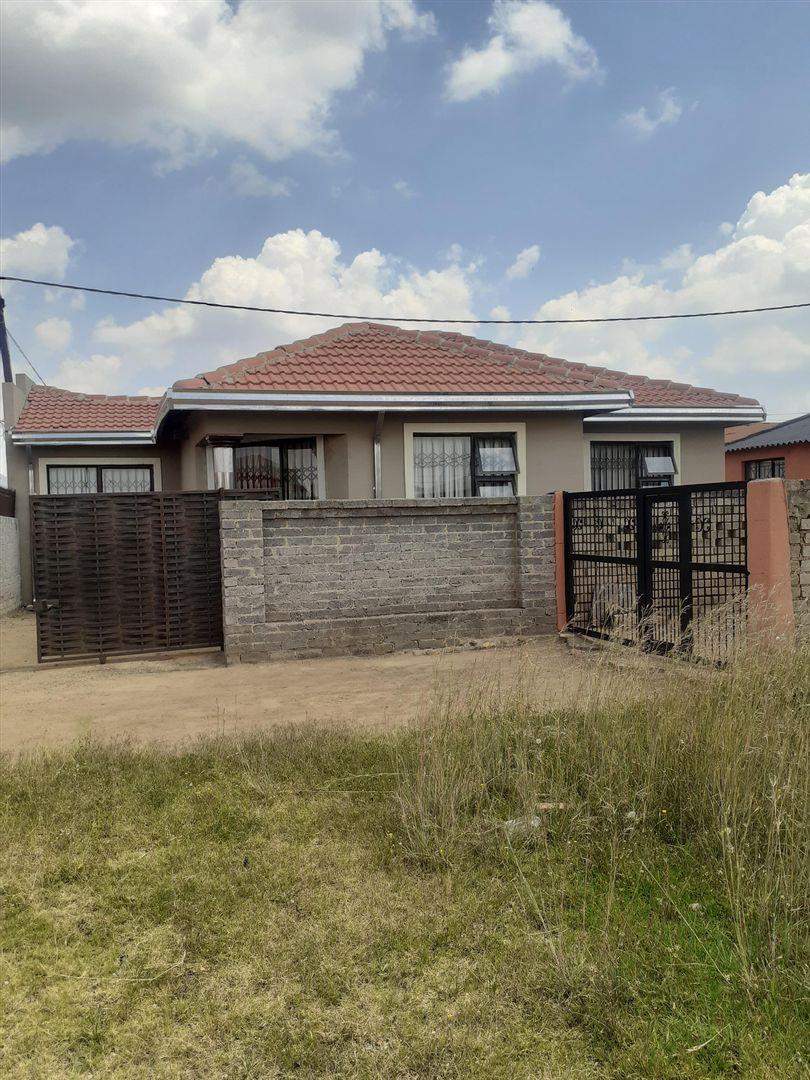 2 Bedroom Property for Sale in Palm Springs Gauteng