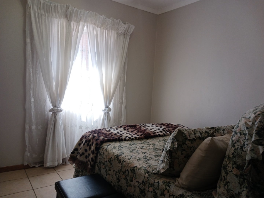 To Let 2 Bedroom Property for Rent in Esther Park Gauteng