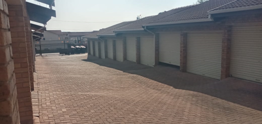 To Let 2 Bedroom Property for Rent in Ferndale Gauteng