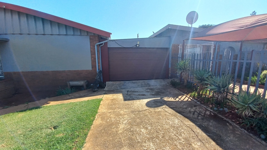 3 Bedroom Property for Sale in Mindalore Gauteng