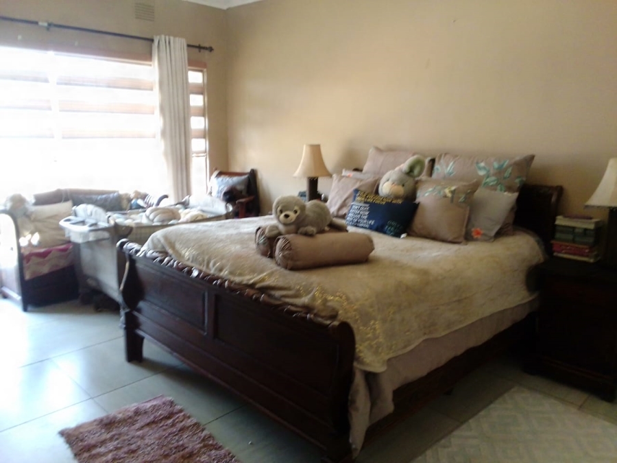 4 Bedroom Property for Sale in Nelsonia Gauteng