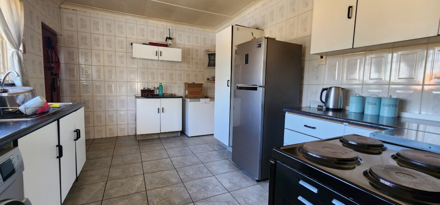 3 Bedroom Property for Sale in General Albertspark Gauteng