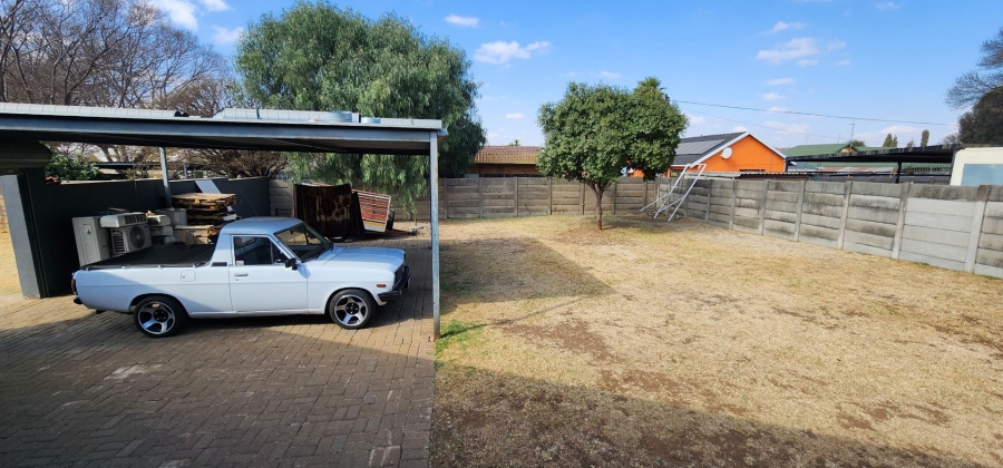 3 Bedroom Property for Sale in General Albertspark Gauteng